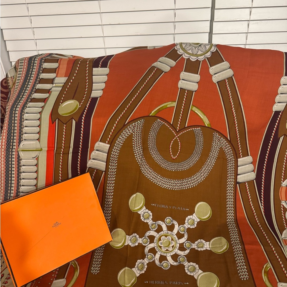 Hermes
Flora y Plata Scarf 90